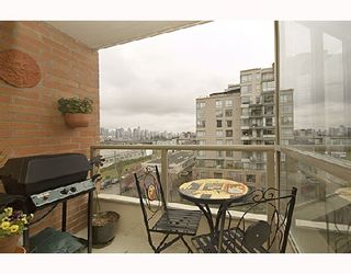 Photo 9: 607 2201 PINE Street in Vancouver: Fairview VW Condo for sale in "MERIDIAN COVE" (Vancouver West)  : MLS®# V701332