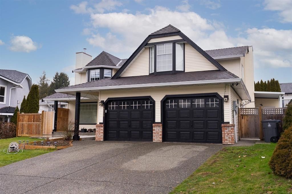 Main Photo: 14235 70 Avenue in Surrey: East Newton House for sale : MLS®# R2755977