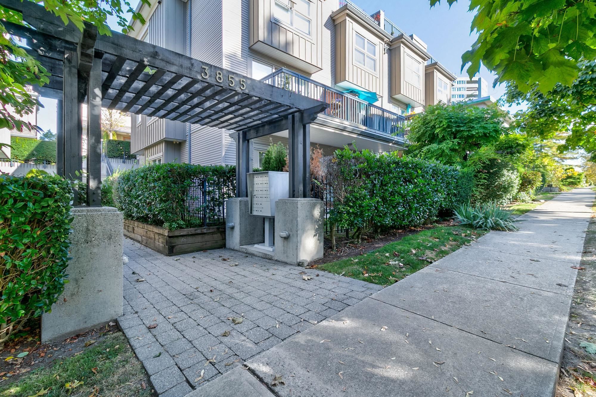 Main Photo: 14 3855 PENDER Street in Burnaby: Willingdon Heights Townhouse for sale in "ALTURA" (Burnaby North)  : MLS®# R2738238