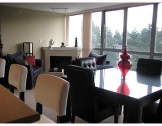 Photo 8: 902 295 GUILDFORD Way in Port_Moody: North Shore Pt Moody Condo for sale in "BENTELY" (Port Moody)  : MLS®# V677629