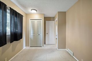 Photo 4: 2719 41A Avenue SE in Calgary: Dover Detached for sale : MLS®# A1132973