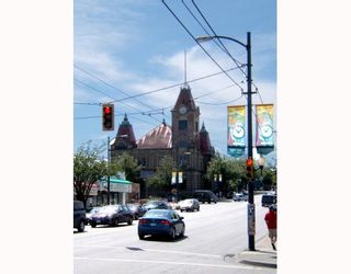 Photo 4: 637 E 11TH Avenue in Vancouver: Mount Pleasant VE House for sale in "MOUNT PLEASANT" (Vancouver East)  : MLS®# V725387