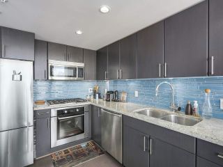 Photo 10: 713 1887 CROWE Street in Vancouver: False Creek Condo for sale (Vancouver West)  : MLS®# R2196156