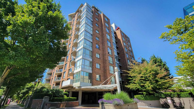 FEATURED LISTING: 202 - 1575 10TH Avenue West Vancouver