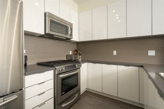 Photo 9: 403 1135 WINDSOR Mews in Coquitlam: New Horizons Condo for sale in "BRADLEY HOUSE AT WINDOR GATE" : MLS®# R2355010
