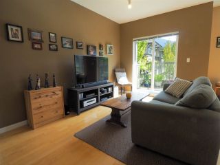 Photo 5: 44 40632 GOVERNMENT Road in Squamish: Brackendale Townhouse for sale in "Riverswalk" : MLS®# R2488805