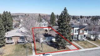 Photo 1: 1916 23 Avenue NW in Calgary: Banff Trail Detached for sale : MLS®# A1204081