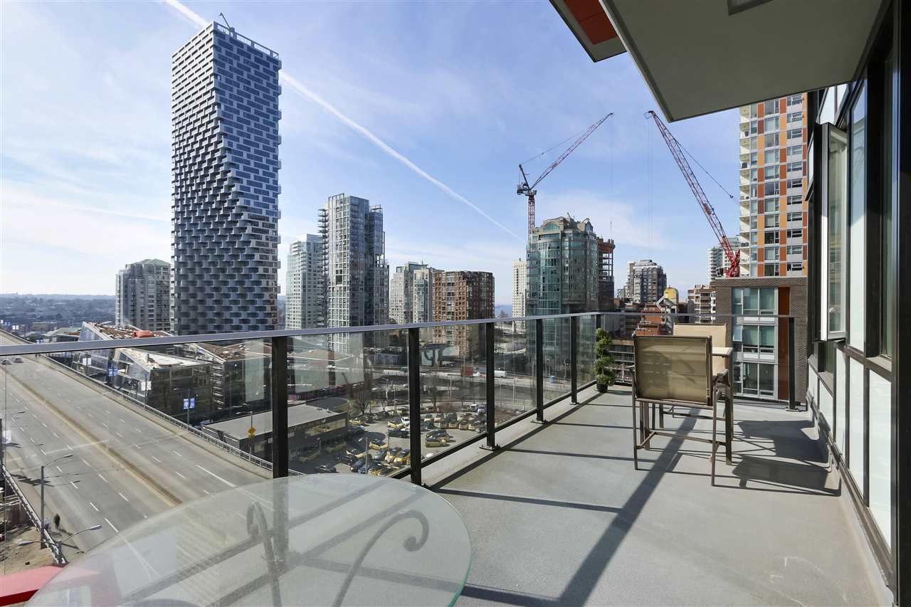 Main Photo: 1112 1325 ROLSTON STREET in Vancouver: Downtown VW Condo for sale (Vancouver West)  : MLS®# R2446026