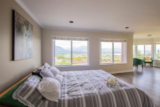 Photo 10: 2743 NADINA Drive in Coquitlam: Coquitlam East House for sale : MLS®# R2186649