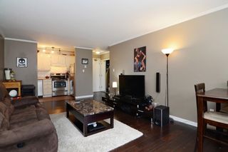 Photo 5: 402 215 MOWAT Street in New Westminster: Uptown NW Condo for sale in "CEDAR HILL MANOR" : MLS®# R2166746
