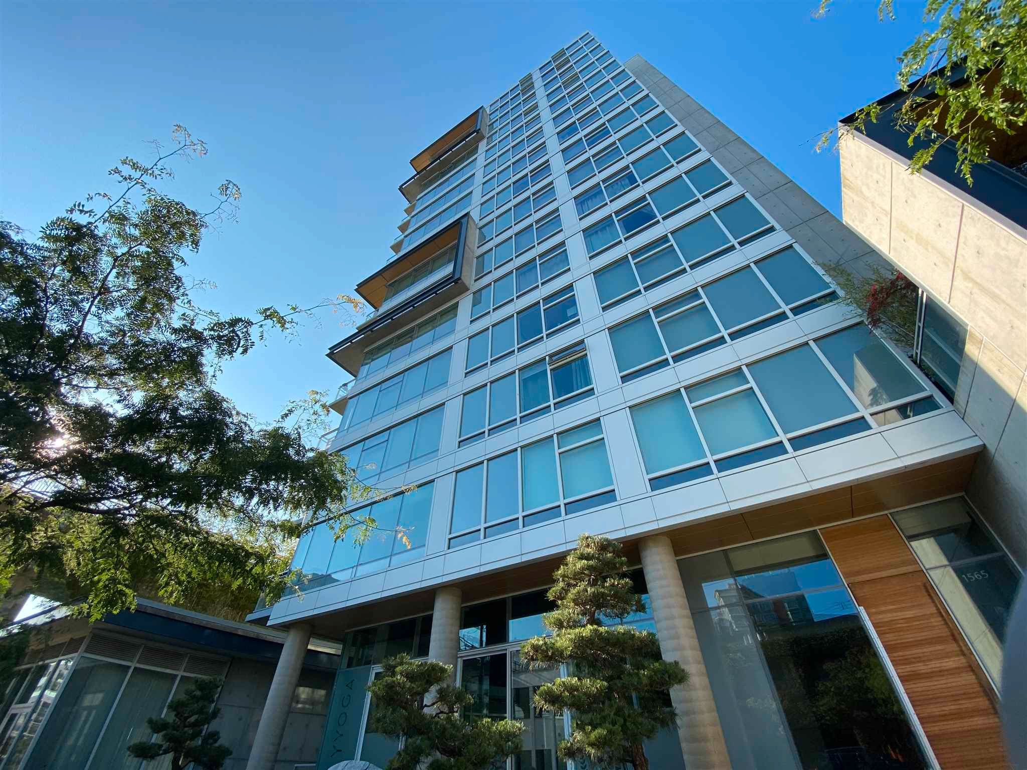 Main Photo: 1102 1565 W 6TH Avenue in Vancouver: False Creek Condo for sale in "6TH & FIR" (Vancouver West)  : MLS®# R2602181