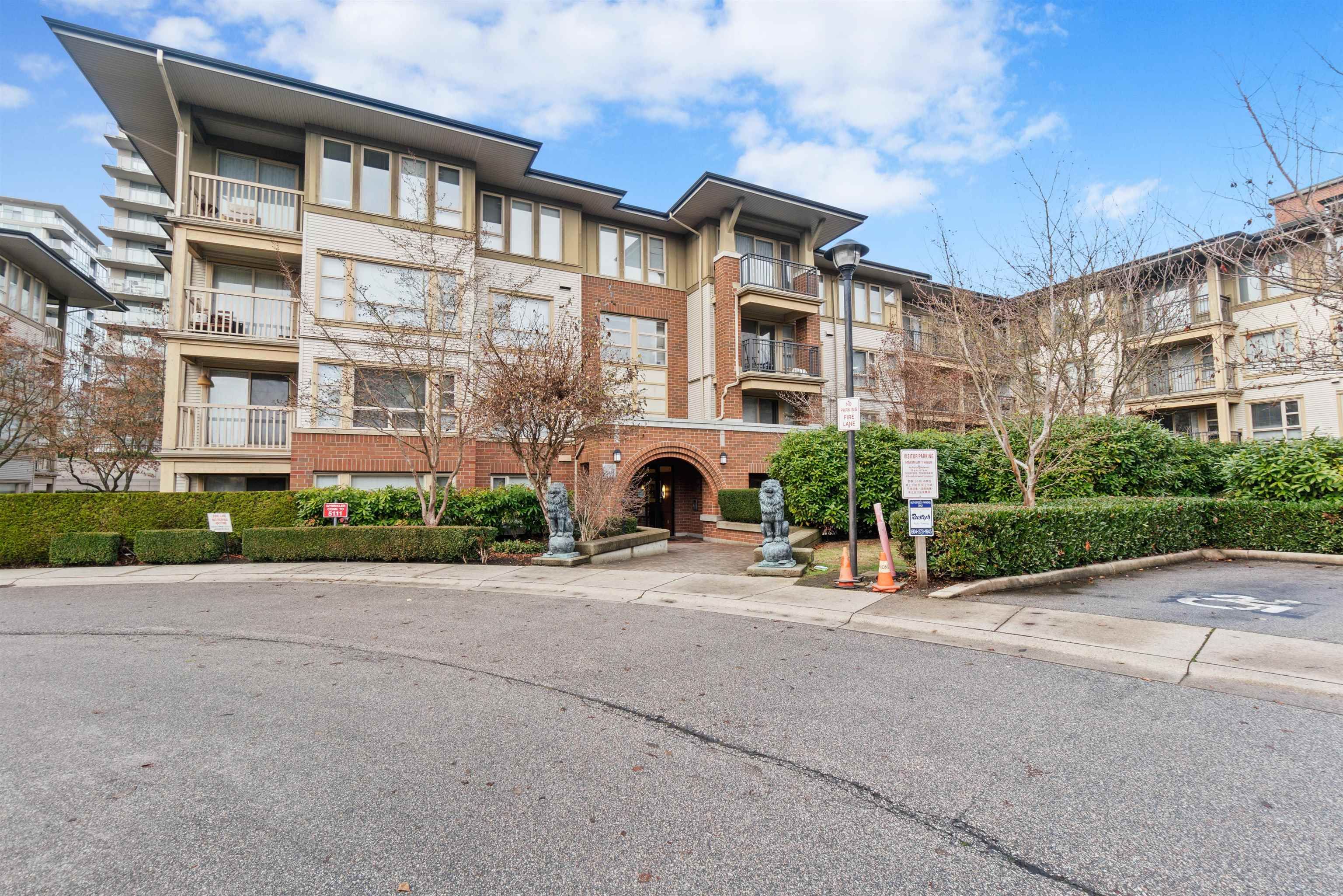 Main Photo: 5401 5111 GARDEN CITY Road in Richmond: Brighouse Condo for sale in "Lions Park" : MLS®# R2742659