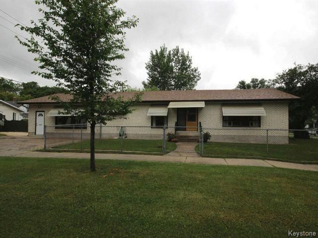 Main Photo: 400 Yale Avenue West in Winnipeg: West Transcona Residential for sale (3L)  : MLS®# 1717618