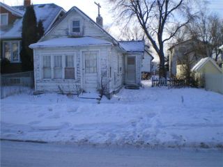 Photo 1: 742 Burrows Avenue in WINNIPEG: North End Residential for sale (North West Winnipeg)  : MLS®# 1001097
