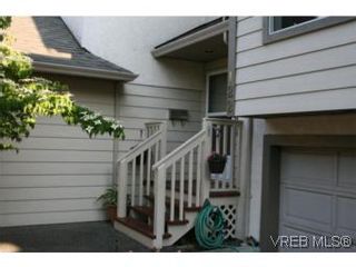 Photo 1: 122 710 Massie Dr in VICTORIA: La Langford Proper Row/Townhouse for sale (Langford)  : MLS®# 506044