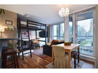 Photo 5: 907 1438 RICHARDS Street in Vancouver: Yaletown Condo for sale in "AZURA ONE" (Vancouver West)  : MLS®# V990481