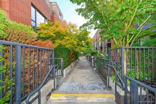 Photo 3: 216 1961 COLLINGWOOD Street in Vancouver: Kitsilano Townhouse for sale in "VIRIDIAN GREEN" (Vancouver West)  : MLS®# R2717492