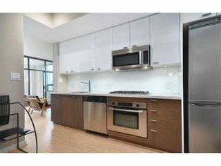 Photo 4: 603 531 BEATTY Street in Vancouver: Downtown VW Condo for sale in "METROLIVING" (Vancouver West)  : MLS®# V1001484