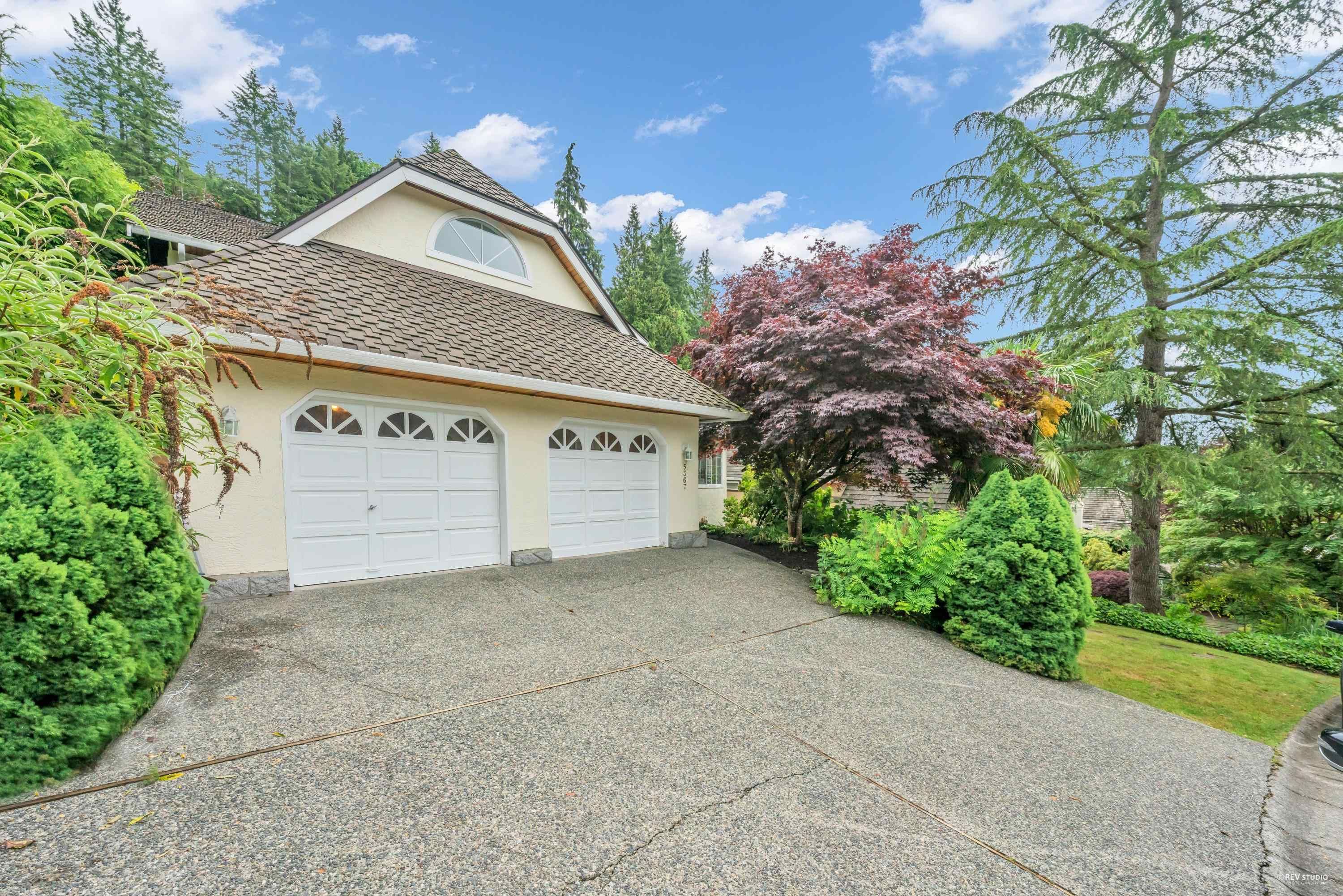Main Photo: 5367 WESTHAVEN Wynd in West Vancouver: Eagle Harbour House for sale : MLS®# R2844787