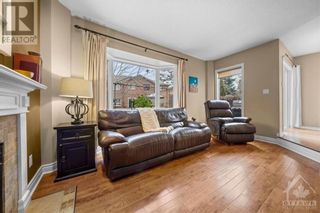 Photo 11: 28 SHERRING CRESCENT in Kanata: House for sale : MLS®# 1381705