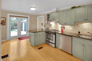 Photo 5: 606 W 23RD Street in North Vancouver: Hamilton House for sale : MLS®# R2138339