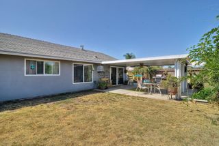 Photo 5: Residential for sale : 3 bedrooms : 1734 Kingston Dr in Escondido