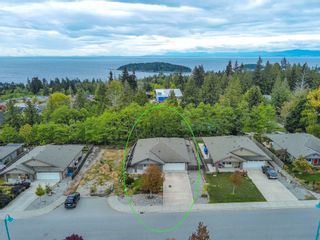 Photo 2: 6259 ORACLE Road in Sechelt: Sechelt District House for sale in "Tyler Heights" (Sunshine Coast)  : MLS®# R2683319