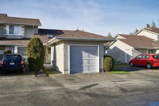 Photo 1: 59 2600 Ferguson Rd in Central Saanich: CS Turgoose Row/Townhouse for sale : MLS®# 921752