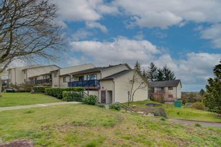 Photo 2: 4 7557 HUMPHRIES Court in Burnaby: Edmonds BE Townhouse for sale in "SOUTHWOOD ESTATES" (Burnaby East)  : MLS®# R2675265