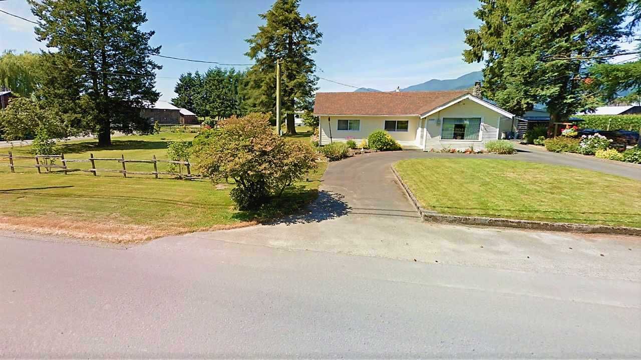 Main Photo: 10689 MCSWEEN Road in Chilliwack: Fairfield Island House for sale in "Fairfield Island" : MLS®# R2306254