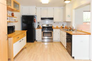 Photo 7: MIRA MESA House for sale : 3 bedrooms : 10745 Fenwick Rd in San Diego