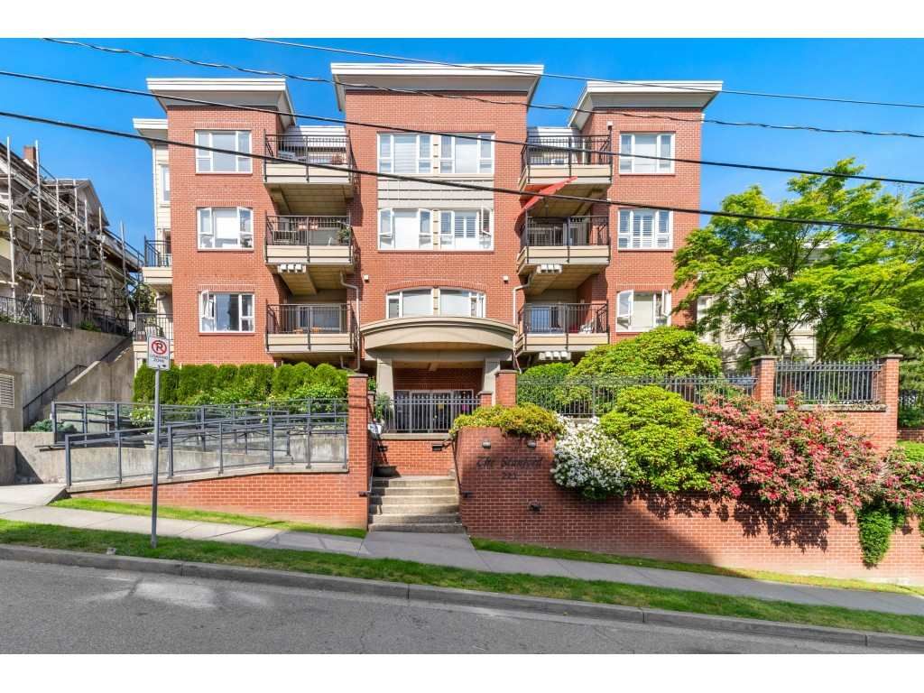 Main Photo: 403 221 ELEVENTH STREET in New Westminster: Uptown NW Condo for sale : MLS®# R2459580
