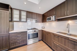 Photo 5: 520 5470 ORMIDALE Street in Vancouver: Collingwood VE Condo for sale in "WALL CENTRE CENTRAL PARK" (Vancouver East)  : MLS®# R2872187