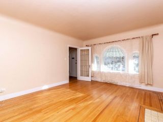 Photo 3: 215 E 36TH Avenue in Vancouver: Main House for sale (Vancouver East)  : MLS®# R2422049