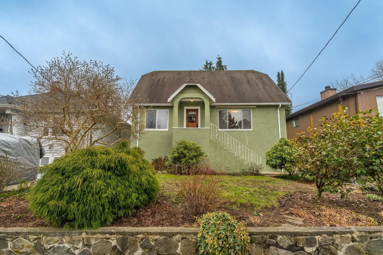 Main Photo: 222 SEVENTH Avenue in New Westminster: GlenBrooke North House for sale : MLS®# R2663120