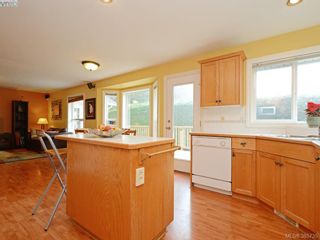 Photo 11: 5181 Rutli Meadows Pl in VICTORIA: SE Cordova Bay House for sale (Saanich East)  : MLS®# 775102