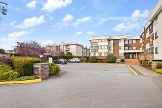 Photo 2: 303 33369 OLD YALE Road in Abbotsford: Central Abbotsford Condo for sale : MLS®# R2836001