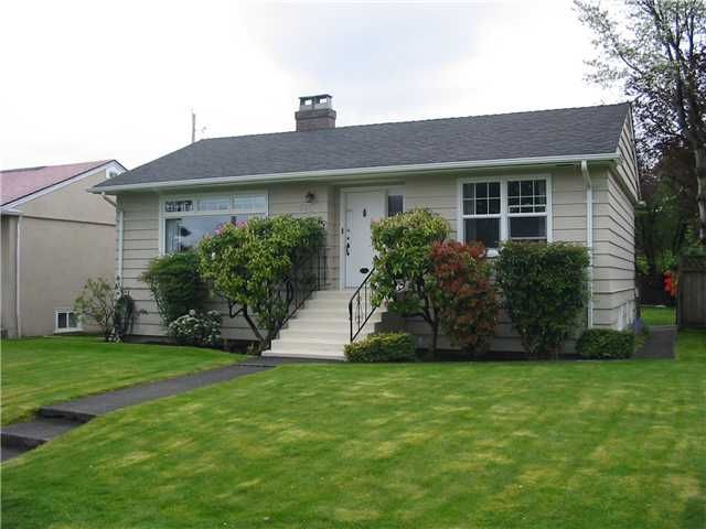 Main Photo: 910 CHILLIWACK Street in New Westminster: The Heights NW House for sale : MLS®# V827482