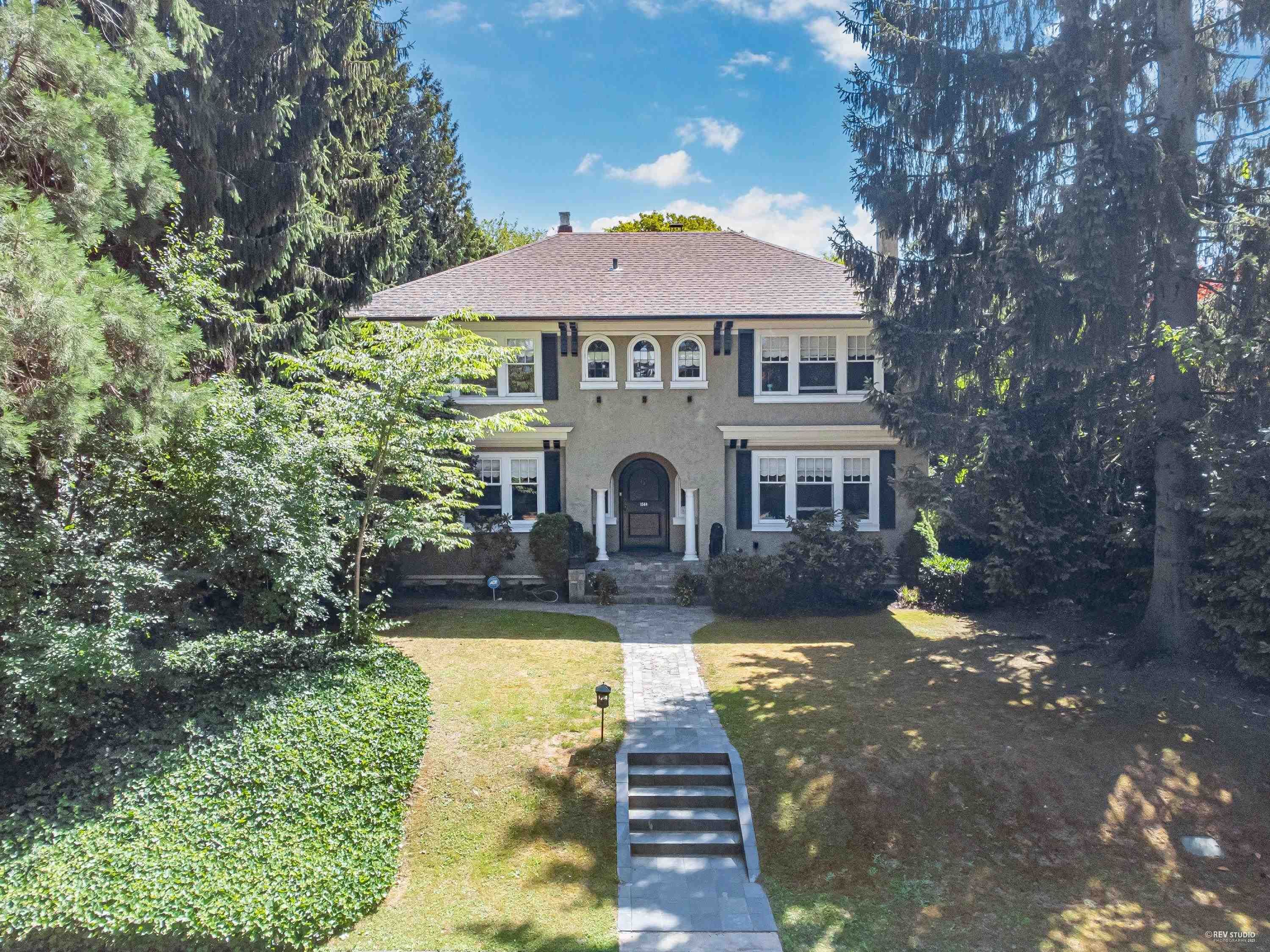 Main Photo: 1564 W 26TH Avenue in Vancouver: Shaughnessy House for sale (Vancouver West)  : MLS®# R2801650