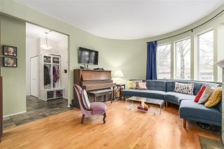 Photo 3: 1160 W 15TH Avenue in Vancouver: Fairview VW Townhouse for sale in "MONTCALM MANOR" (Vancouver West)  : MLS®# R2222344