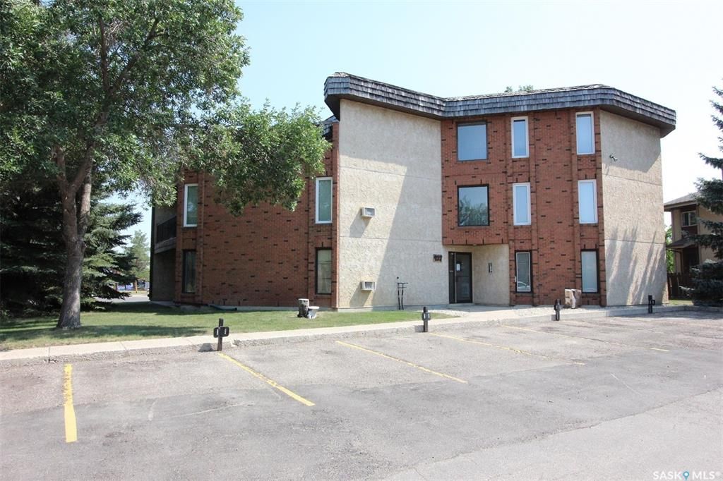 Main Photo: 203 427 Tait Court in Saskatoon: Wildwood Residential for sale : MLS®# SK864804