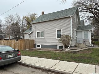 Photo 2: 201 27TH Street West in Saskatoon: Caswell Hill Residential for sale : MLS®# SK961724