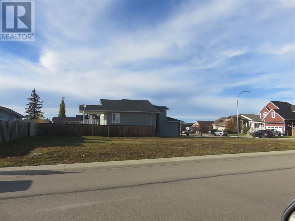 Main Photo: 1121 9 Avenue SE in Slave Lake: Vacant Land for sale : MLS®# A2008098