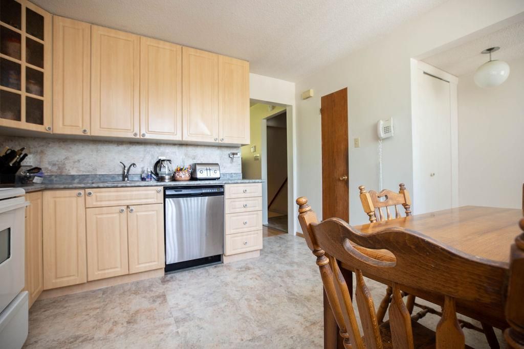 Photo 6: Photos: 80 Le Maire Street in Winnipeg: St Norbert Residential for sale (1Q)  : MLS®# 202022464