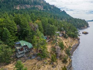 Photo 6: 262 PHILLIMORE POINT Road: Galiano Island House for sale (Islands-Van. & Gulf)  : MLS®# R2807780