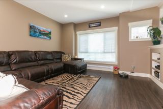 Photo 3: 3 7298 199A Street in Langley: Willoughby Heights Townhouse for sale : MLS®# R2071852