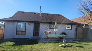 Photo 32: 110 Bender Bay in Winnipeg: Maples Residential for sale (4H)  : MLS®# 202225285