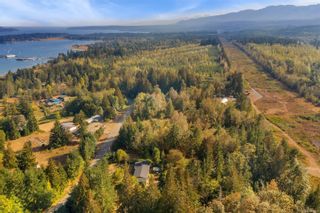 Photo 2: 529 Holiday Rd in Fanny Bay: CV Union Bay/Fanny Bay House for sale (Comox Valley)  : MLS®# 916289