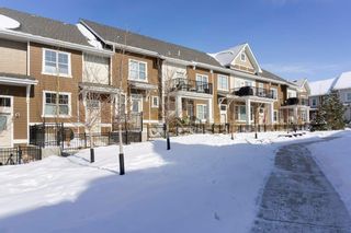 Photo 4: 159 Cranbrook Walk SE in Calgary: Cranston Row/Townhouse for sale : MLS®# A2030244