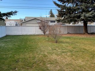 Photo 5: 10540 MAPLERIDGE Crescent SE in Calgary: Maple Ridge Detached for sale : MLS®# C4218427